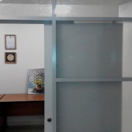 Офисные перегородки с откатными дверьми