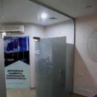 стеклянные перегородки для банков