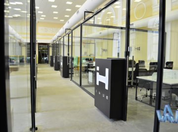 Скляні та офісні перегородки